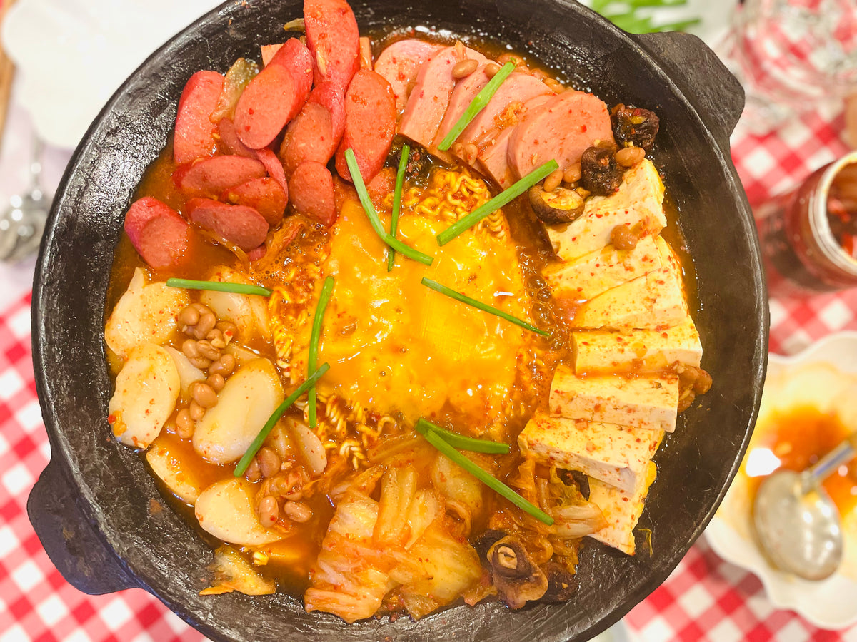 Budae Jjigae (Army Stew)- Korean Post War food – Sinto Gourmet